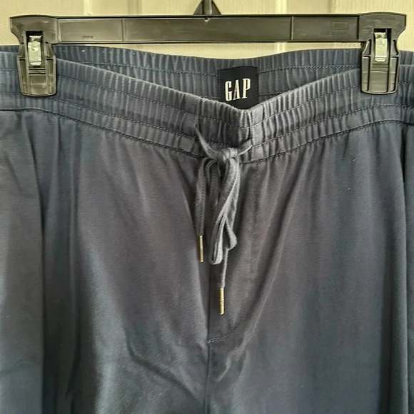 GAP Navy Ankle Pants - Picture 3 of 4
